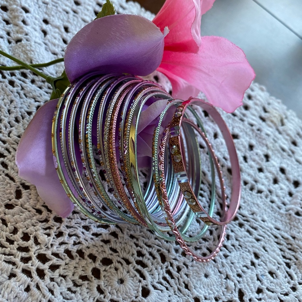 Bangles Bundle. 14 Pretty Colorful Thin Bangles. 🌻